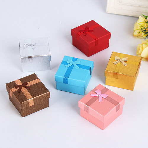 Custom small gift boxes in bulk choose the best for your clients